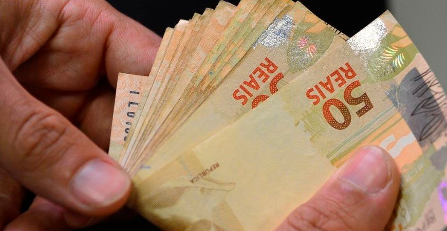 13o-salario:-quando-cai-e-quais-sao-os-descontos-da-1a-parcela?