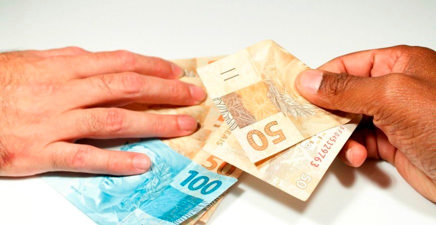 renda-media-de-trabalhador-branco-e-75,7%-maior-que-de-pretos