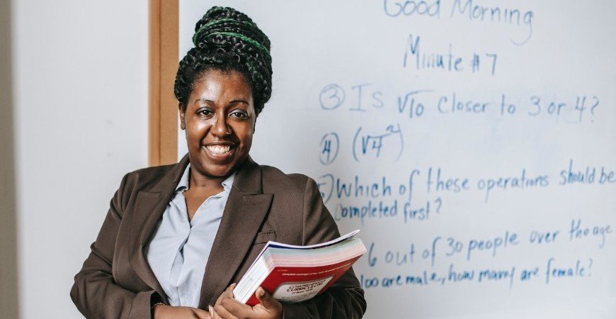 carreira-dos-sonhos:-3-dicas-para-se-destacar-e-conseguir-sua-vaga