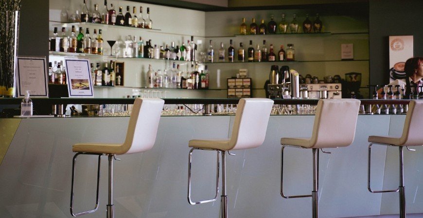 decisao-de-tirar-bares-e-lanchonetes-do-perse-e-absurda-e-precisa-ser-revista,-diz-abrasel