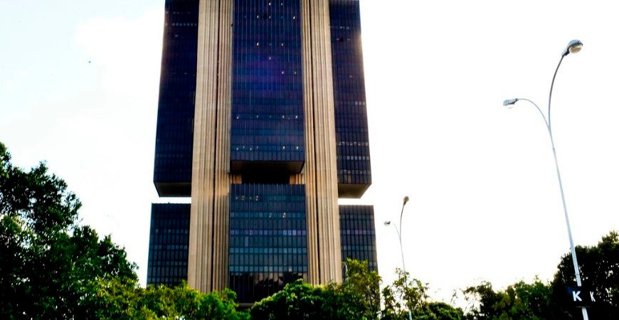 banco-central-deixar-de-regular-auxilio-alimentacao-e-movimento-natural,-diz-abrasel
