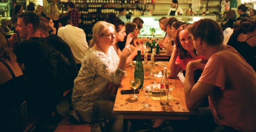 faturamento-deve-crescer-ate-30%-no-carnaval,-diz-abrasel