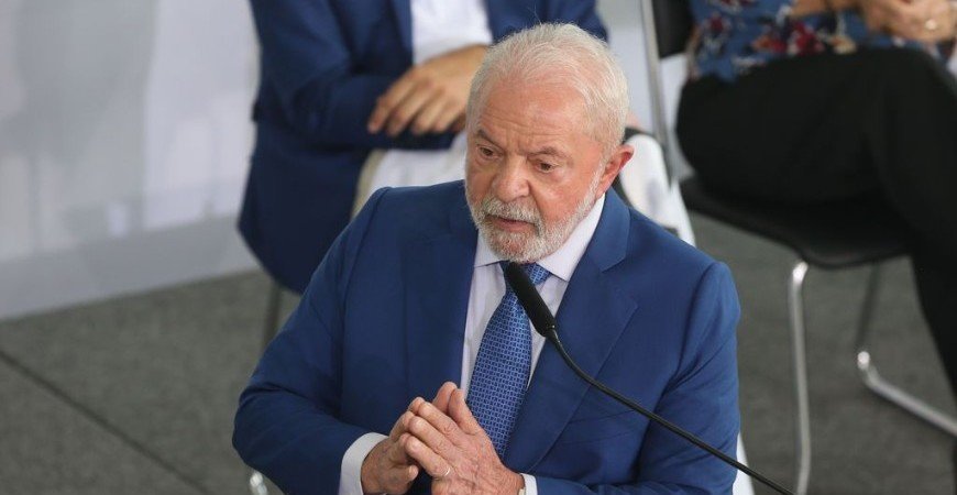 lula-confirma-reajuste-do-salario-minimo-para-r$-1.320-em-maio