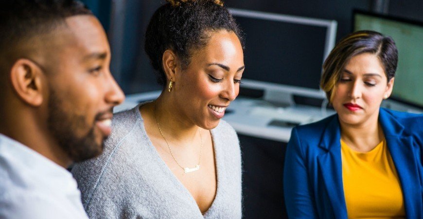 3-razoes-para-adotar-a-linguagem-neutra-nas-empresas