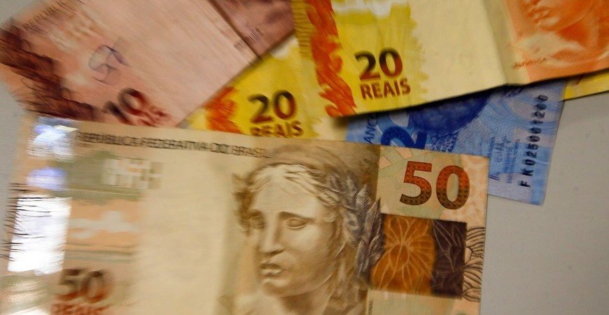 nascidos-em-marco-e-abril-podem-sacar-abono-salarial-amanha-(15)