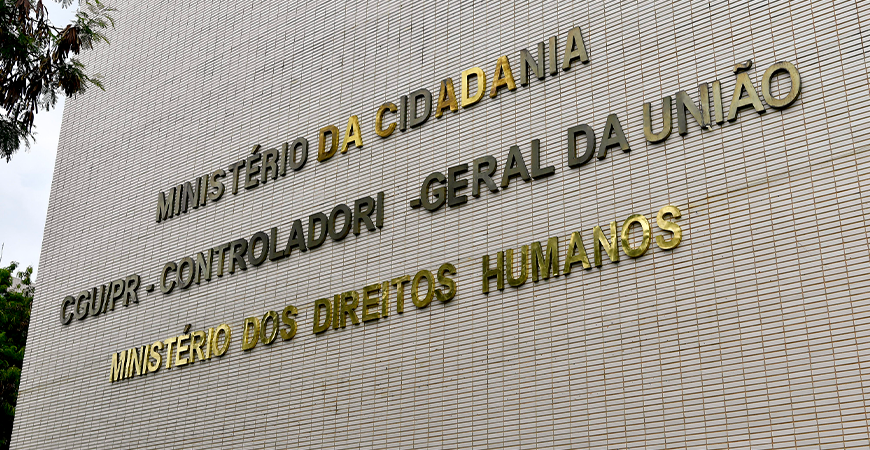 auxilio-brasil:-mais-de-r$-3-bi-em-pagamentos-incorretos-em-2022
