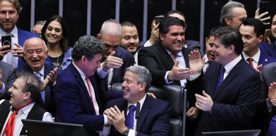 reforma-tributaria-deve-deixar-8-temas-para-lei-complementar