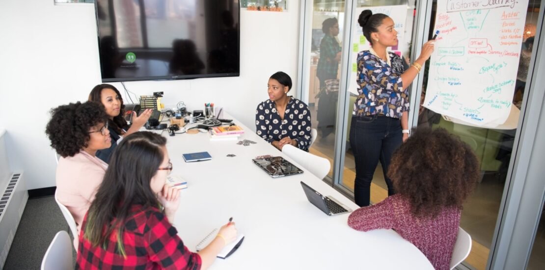 qualificacao-de-funcionarios-e-incentivo-ao-desenvolvimento-de-carreira