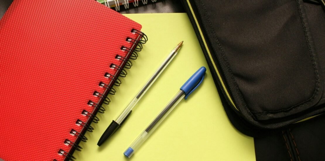 caneta,-regua,-borracha-e-apontador-lideram-a-lista-de-materiais-escolares-mais-tributados-no-brasil
