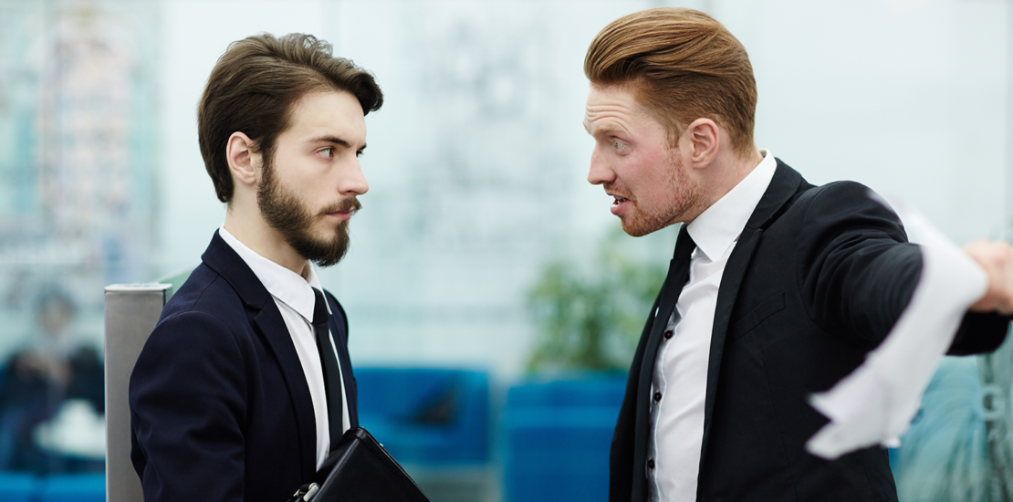 perseguicao-no-ambiente-de-trabalho:-o-que-e-e-como-lidar?