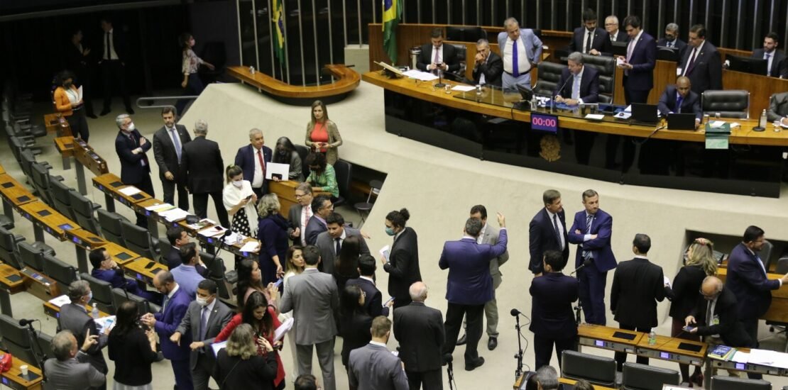 deputados-buscam-solucoes-para-desoneracao-e-acordo-sindical-no-comercio