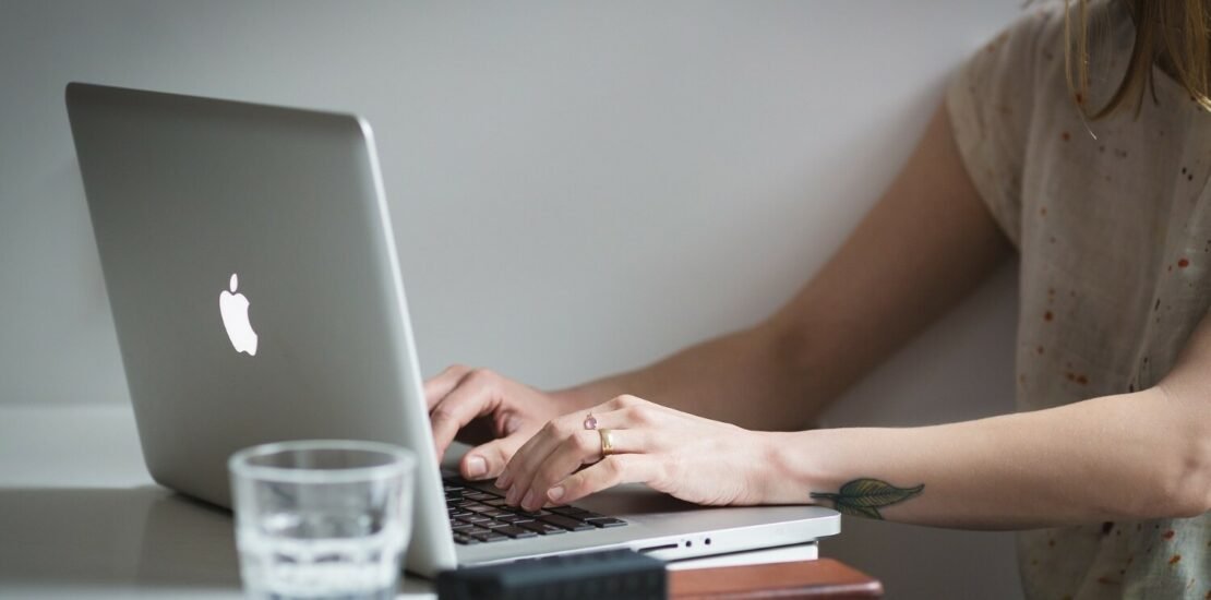 executivos-apontam-integracao-de-sistemas-e-jornada-digital-do-cliente-como-maiores-oportunidades-de-ganhos-de-eficiencia