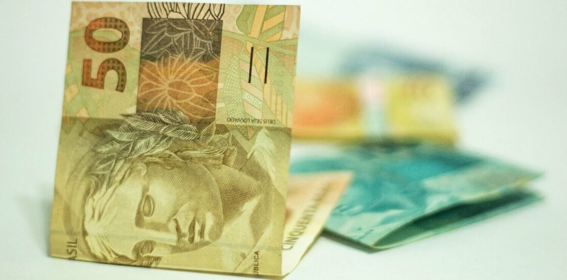 pf-investiga-saques-irregulares-no-fgts-de-jogadores