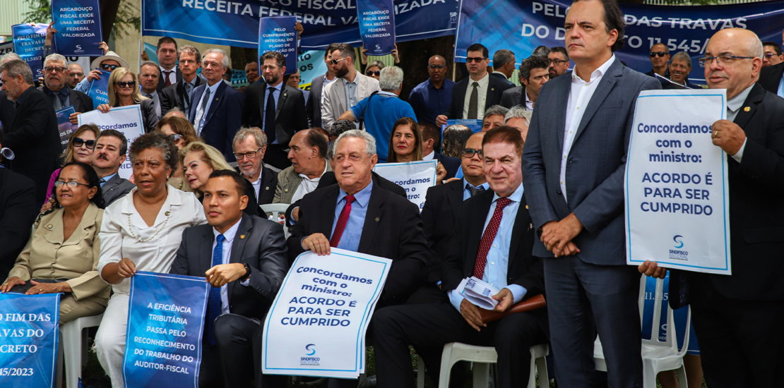 greve-de-auditores-da-receita-pode-atrasar-restituicao-do-ir-2025