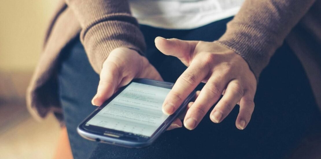 como-o-esim-europa-ajuda-brasileiros-a-reduzir-custos-e-riscos-financeiros-em-viagens