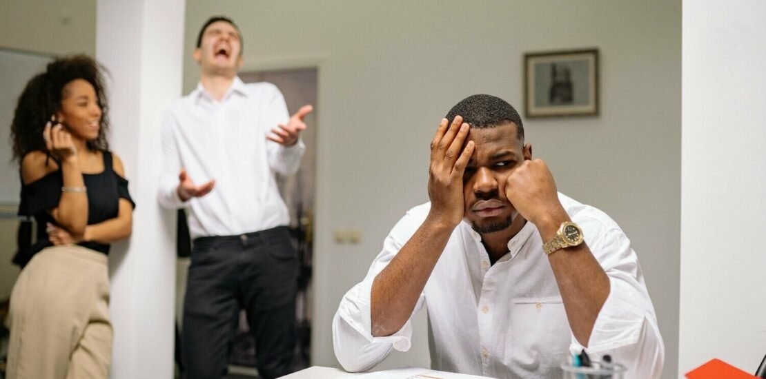 sinais-de-um-ambiente-toxico-de-trabalho