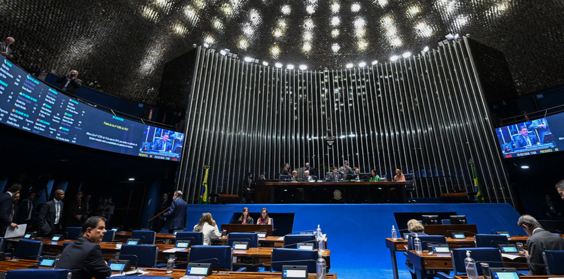 senado-adia-votacao-do-redata