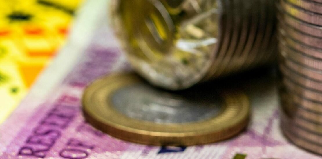 economia-2026:-consumo-cresce,-mas-credito-e-cenario-externo-preocupam