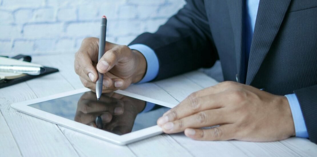 assinaturas-eletronicas:-stj-amplia-validade,-mas-alerta-para-riscos