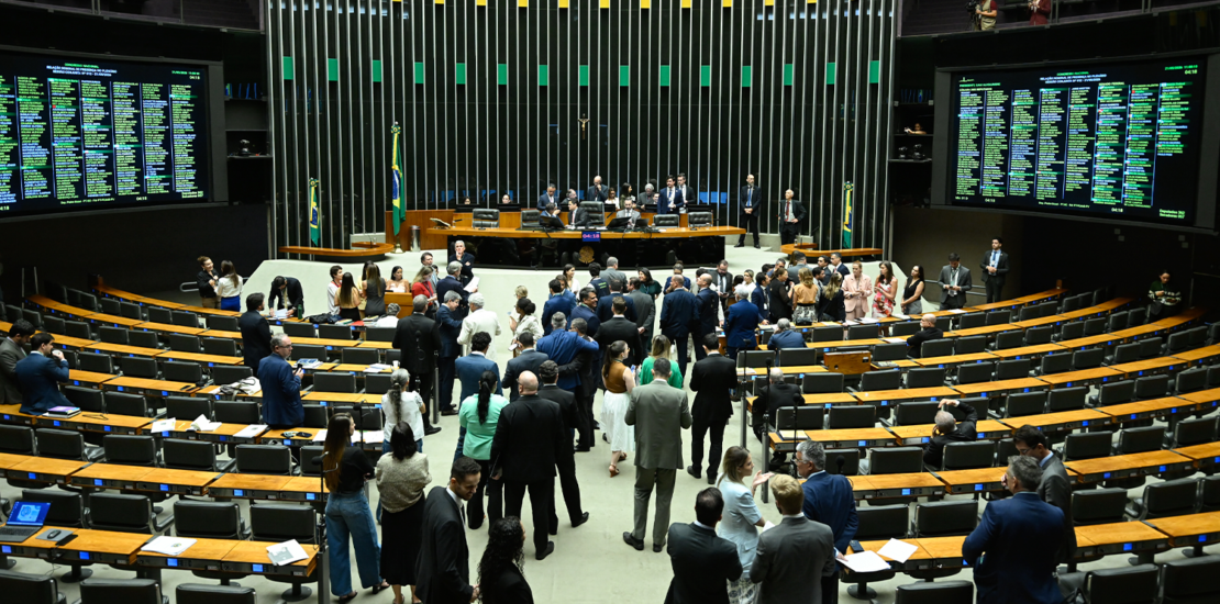 camara-aprova-fim-da-escala-6×1;-veja-proposta-que-avanca-ao-senado
