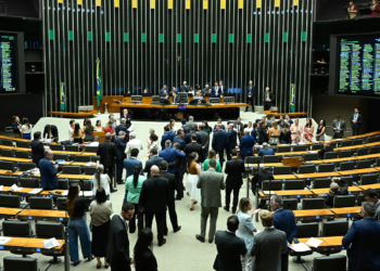 camara-aprova-fim-da-escala-6×1;-veja-proposta-que-avanca-ao-senado